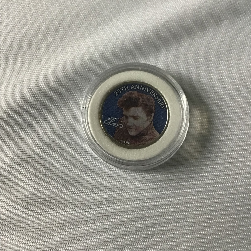 Elvis Presley 25th Anniversary Commemorative Coin